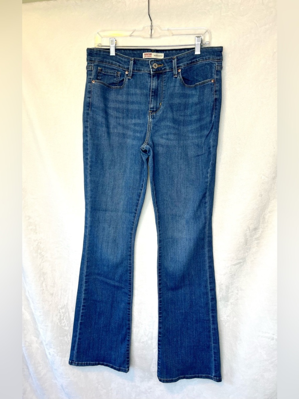 ⭐️ Levi’s Mid Rise Bootcut Jeans - Picture 7 of 8